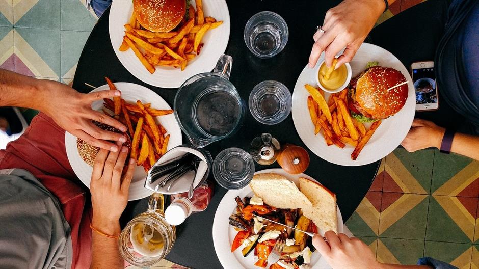 restaurant-2602736_1280