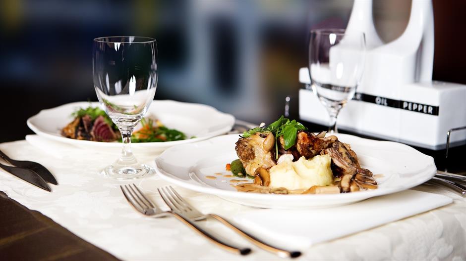 restaurant-646678_1920