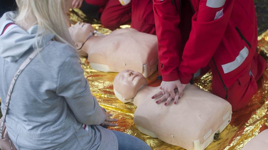 resuscitation-4215647_1920