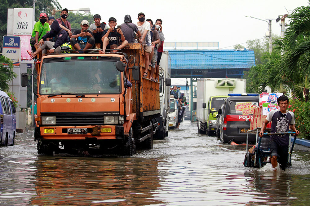 REUTERS/AJENG DINAR ULFIANA