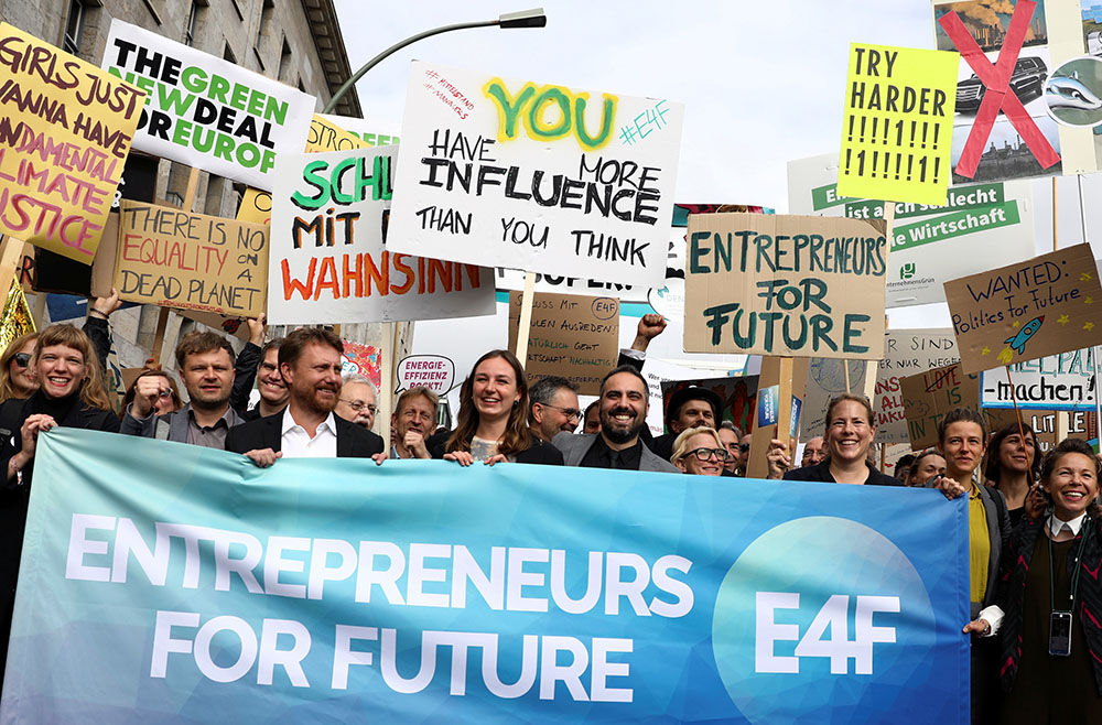 Reuters/Christian Mang