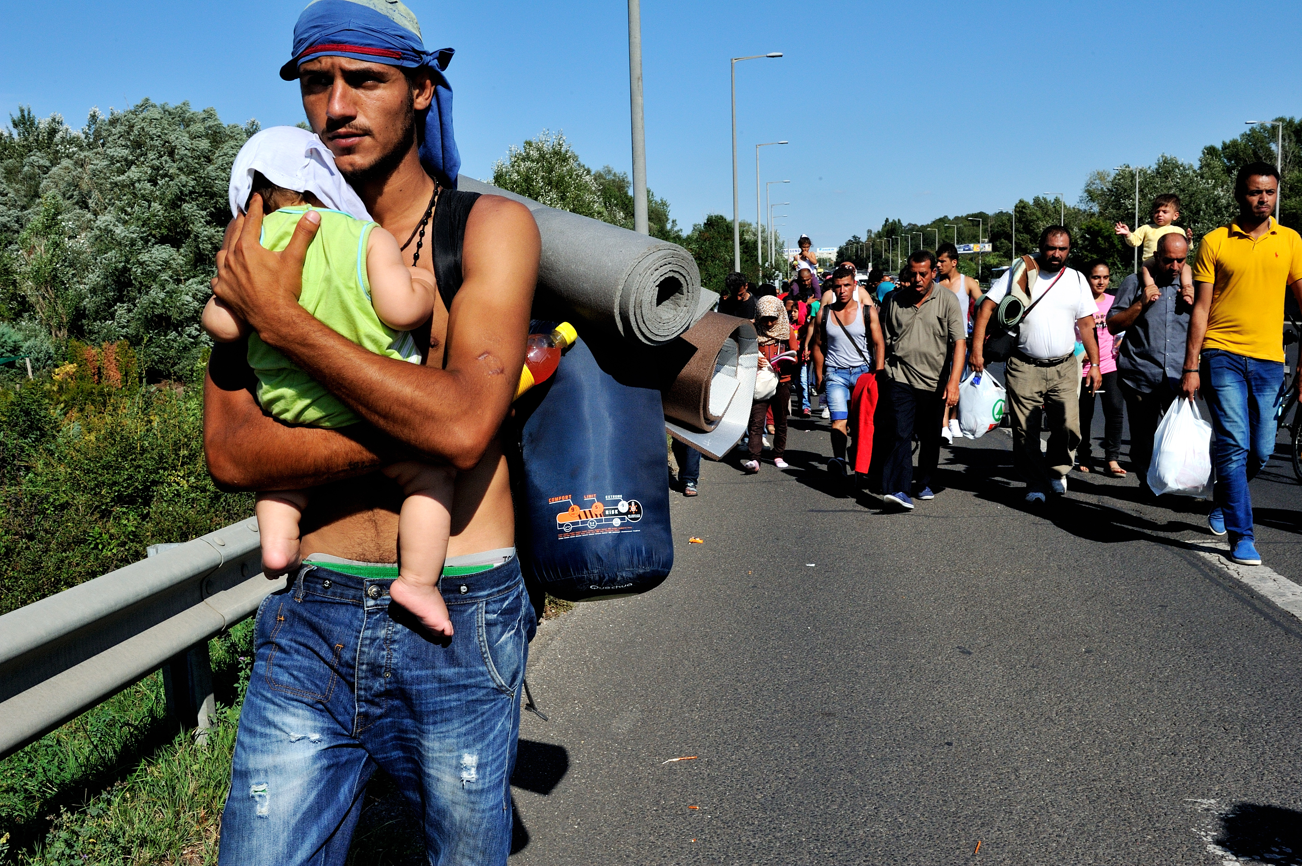 RF219126_Hungary_Refugees_Henley14
