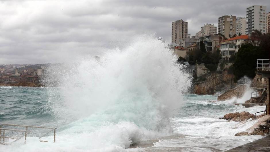 rijeka, olujno jugo, nevrijeme, vjetar
