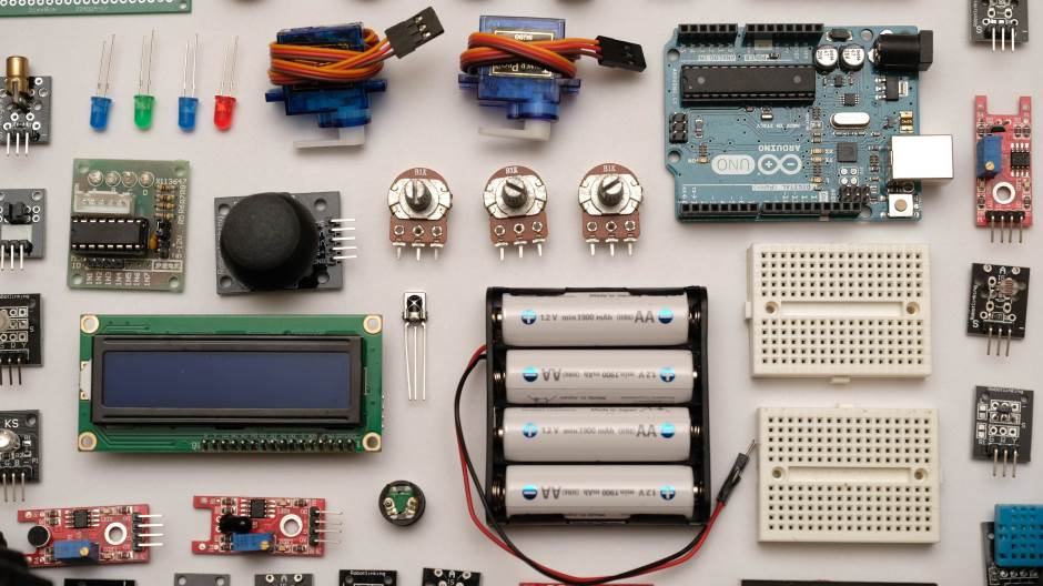 robin-glauser-zP7X_B86xOg-unsplash