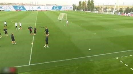 Ronaldo gađao novinara loptom