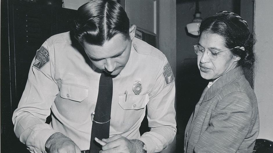 Rosa_Parks_being_fingerprinted_by_Deputy_Sheriff_D.H._Lackey_after_being_arrested_for_boycotting_public_transportation_-_Original