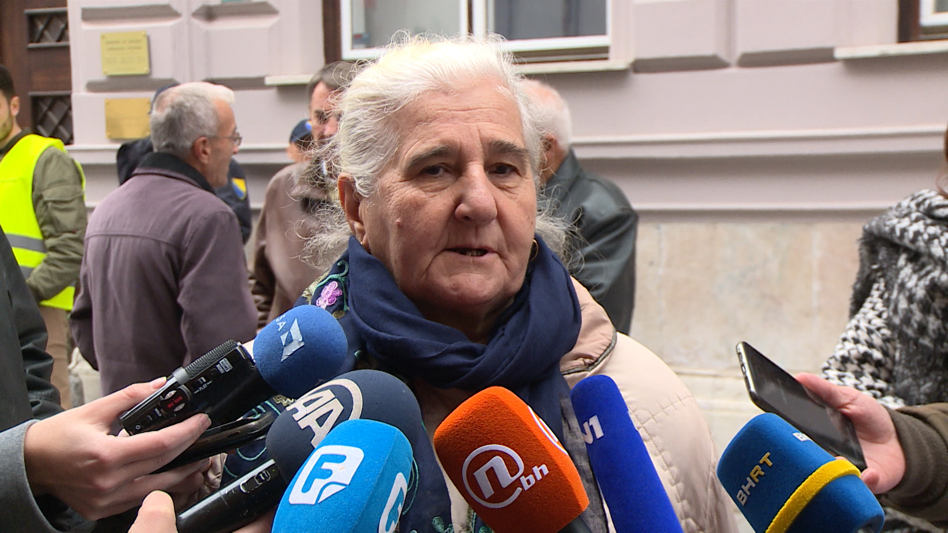 SA-.00_00_17_18.Still002