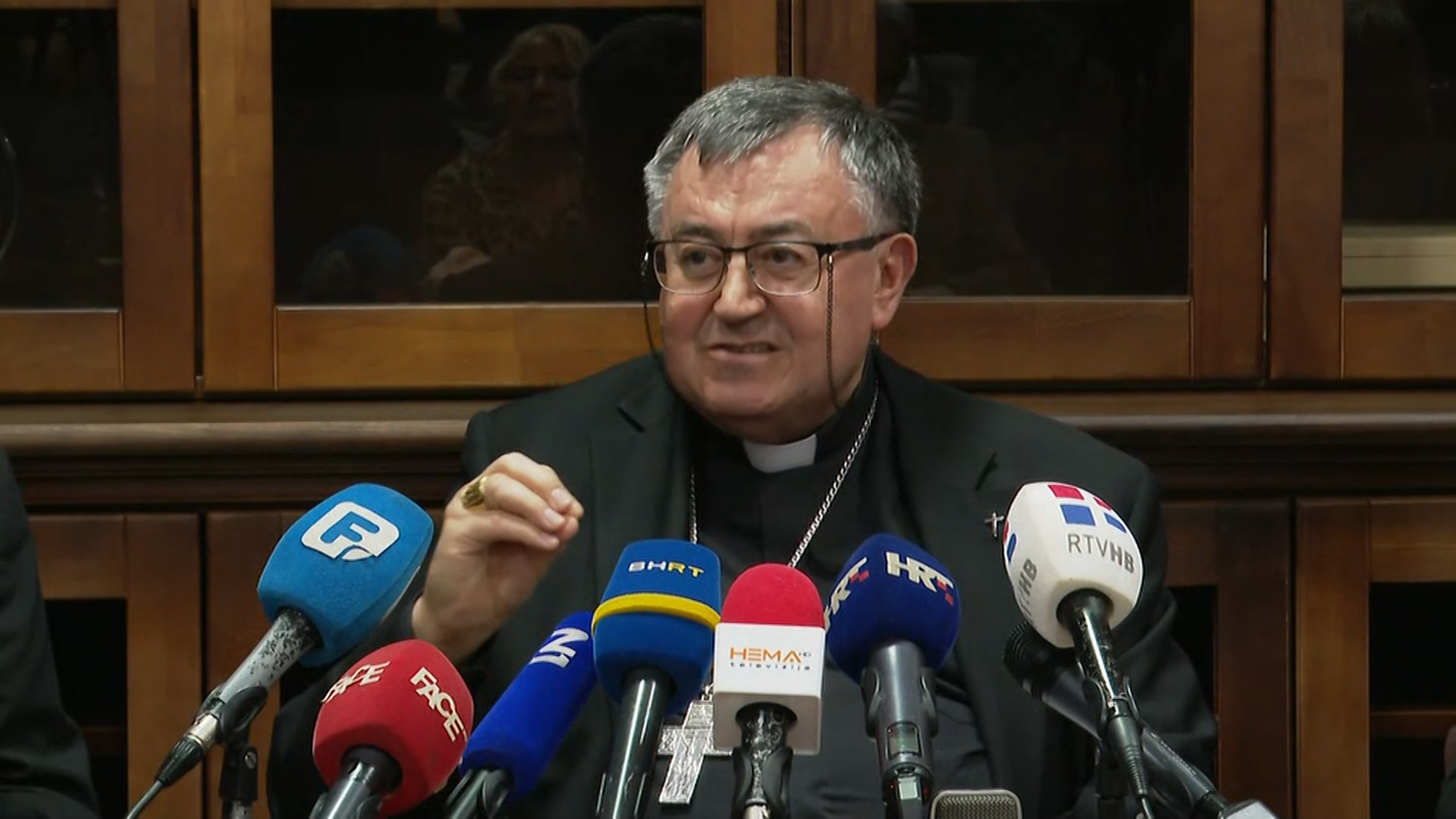 SA-.00_21_08_16.Still002