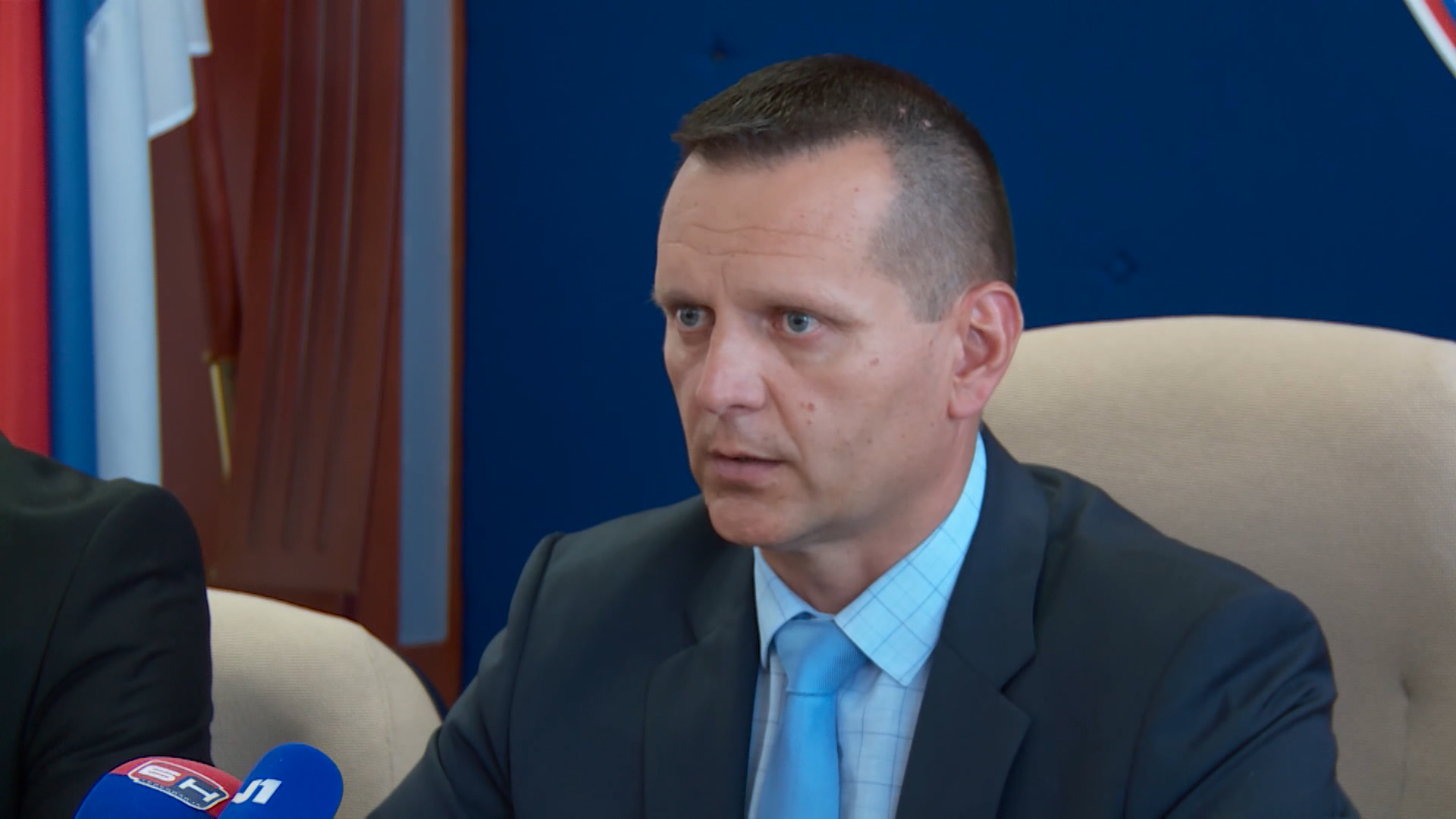 SA-DANGUBIC FOLLOW UP-19-SNM-1(20190708-182350369).00_01_23_17.Still002