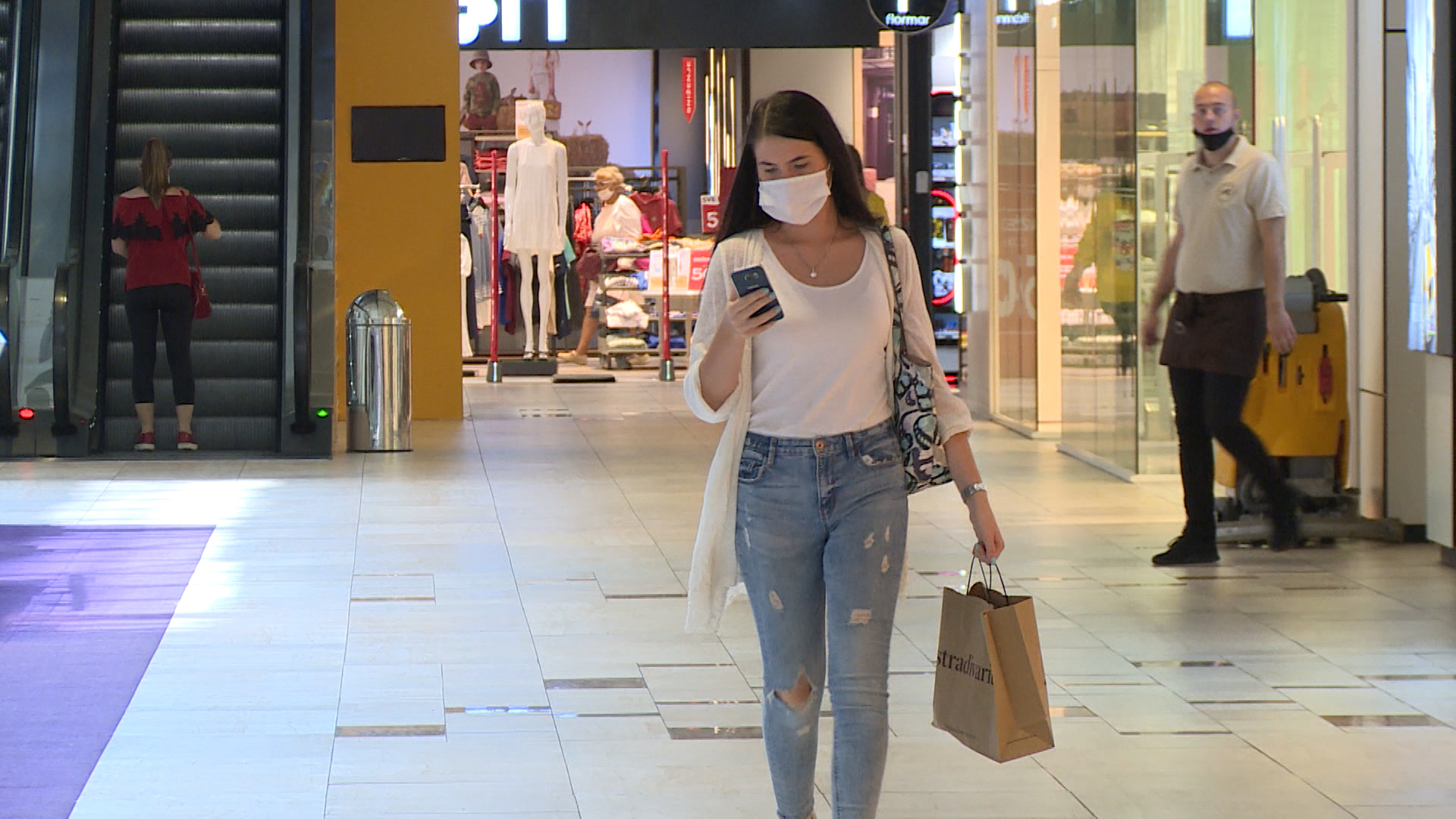 SA-KORONA SCC VO-IER-1(20200713-152748040).mxf.00_00_26_13.Still003