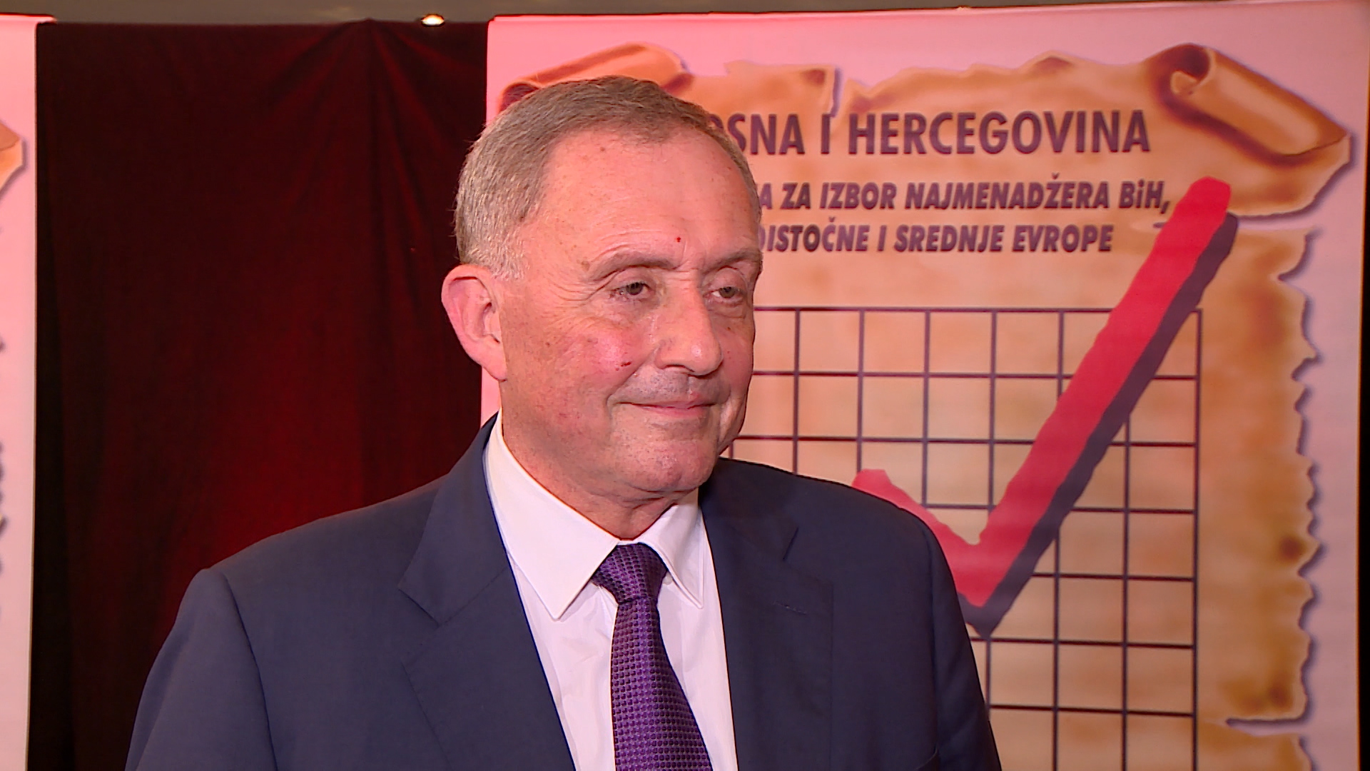 SA-UREDJENI VRT PKG-DJK-1(20180705-152825713).00_02_30_22.Still006