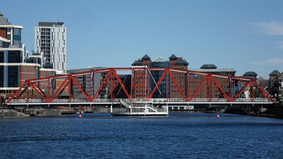 salford-quays-1320426_960_720