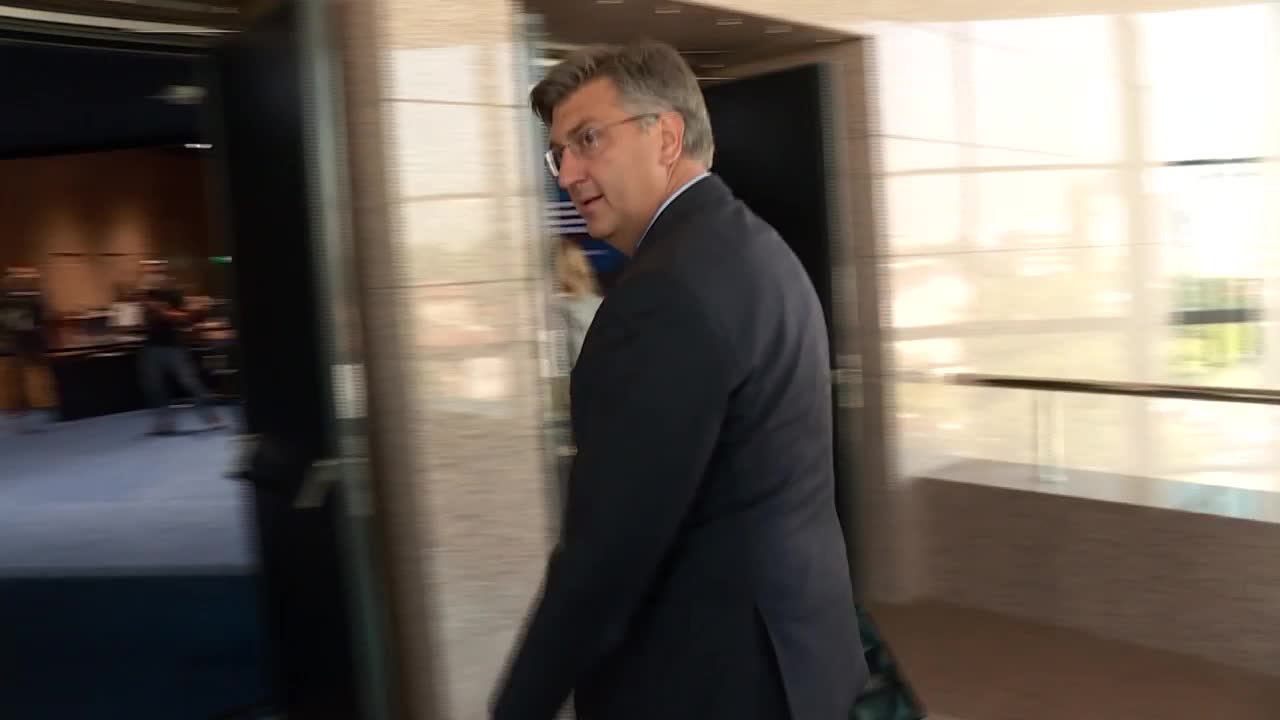 Sastanak predstavnika stranaka s Plenkovićem zbog koronavirusa