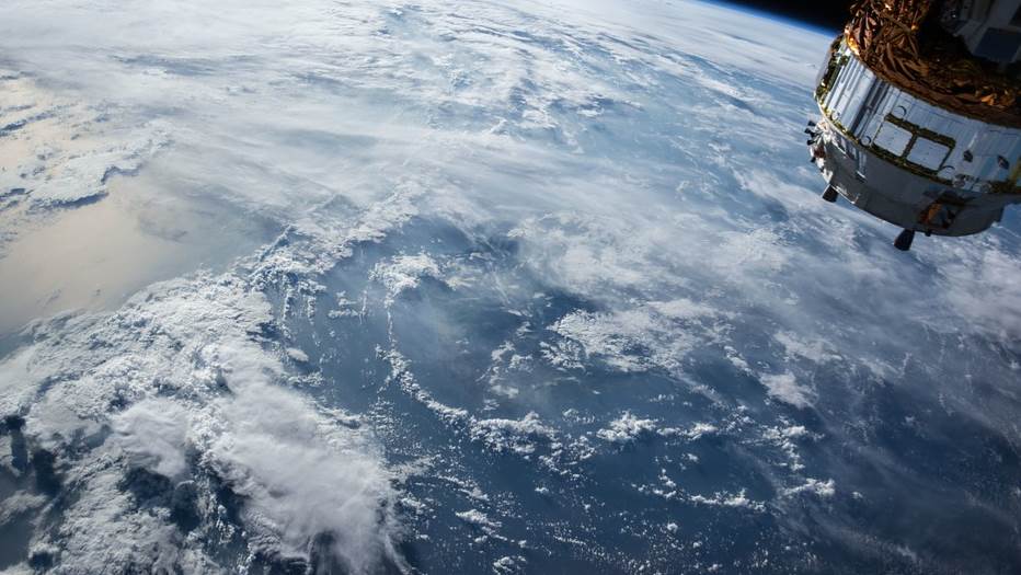 satellite-1030779_960_720