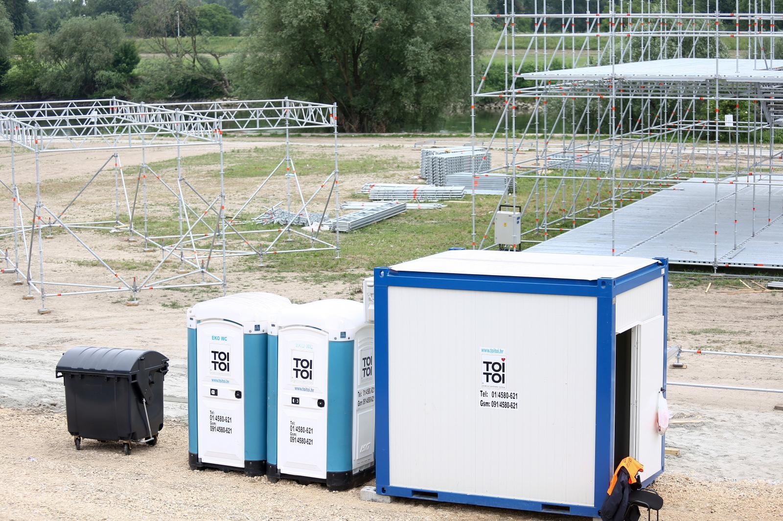 Sava, ljeto na Savi, kemijski wc, toi