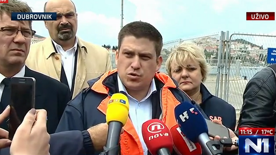 sdgdfhfgjhkjljklkljk