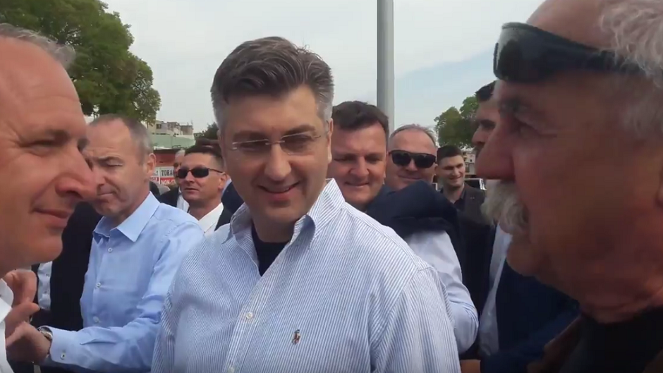 sdgdfhgfhgfhjgjghjhgj