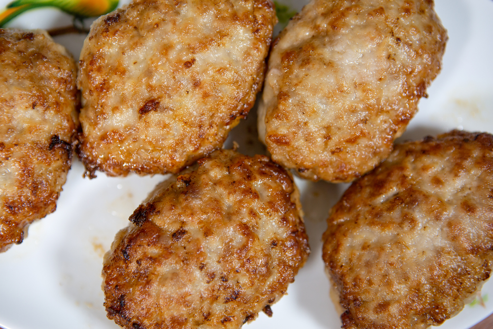 Fried,Delicious,Meat,Cutlets,On,A,White,Plate.,Close-up,Photo