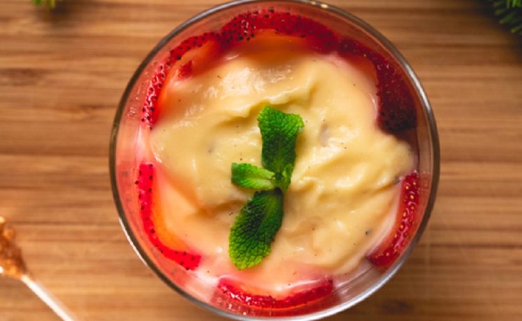 bijeli mousse, jagode, desert, slatko, puding