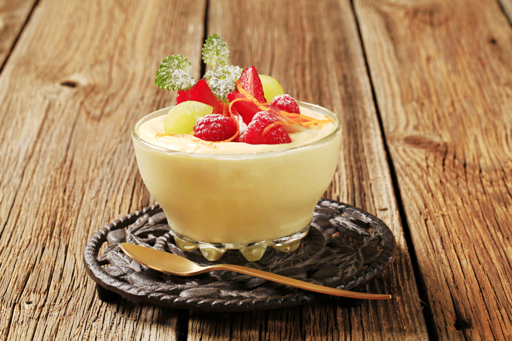 Bowl,Of,Creamy,Pudding,With,Fresh,Fruit