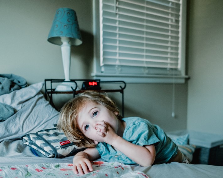 sisanje palca, dijete, palac