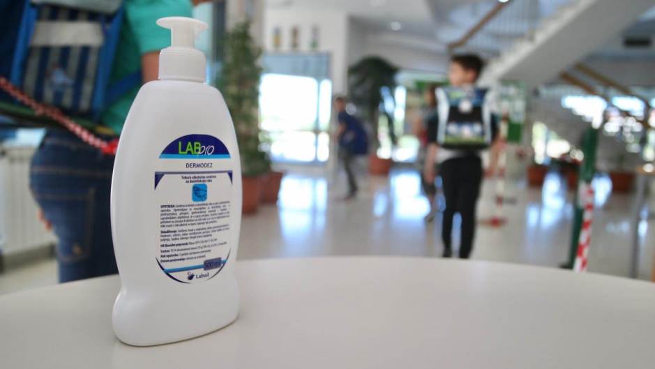 škola, dezinfekcijsko sredstvo