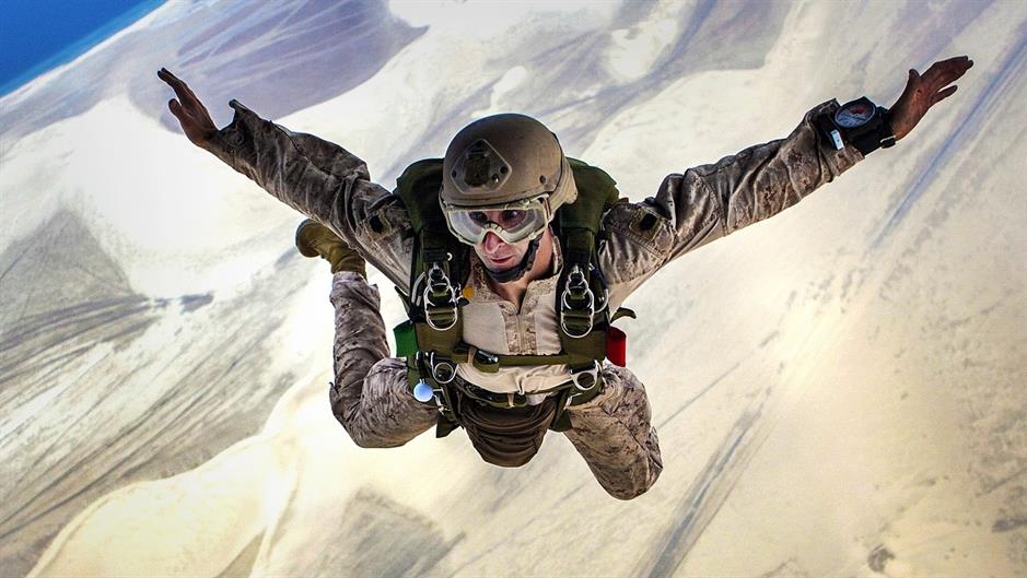 skydiving-678168_1280