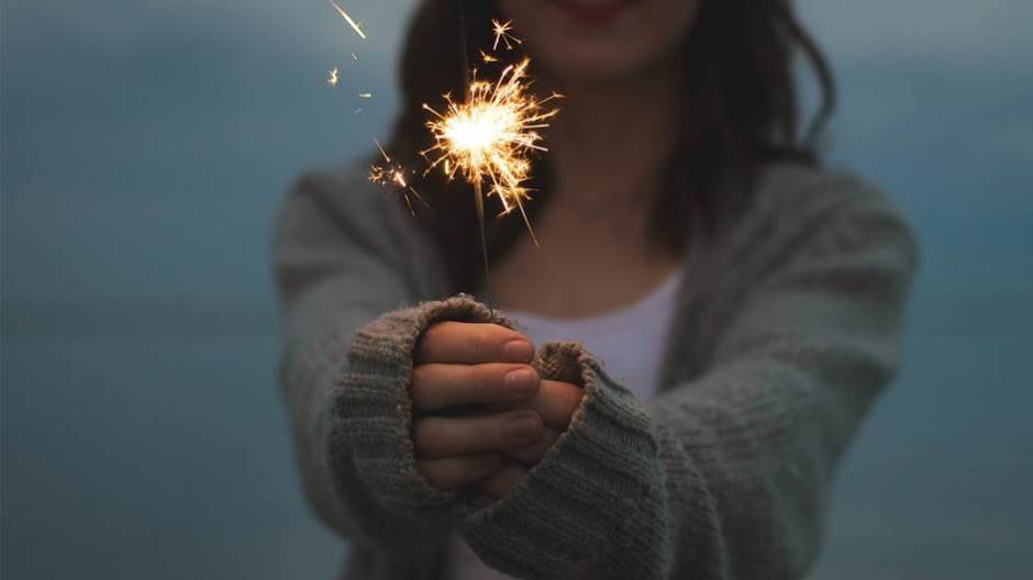 sparkler-677774_960_720