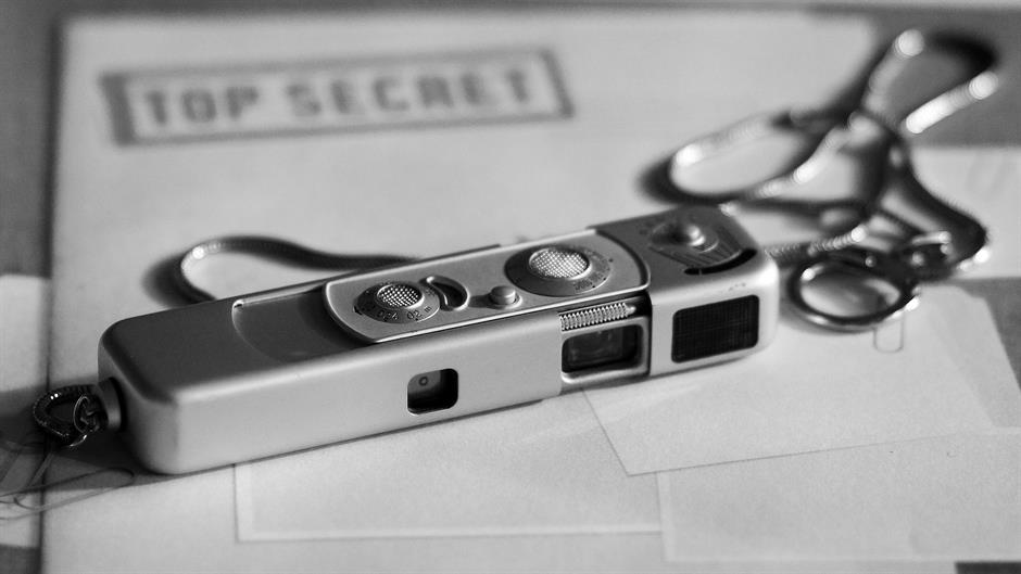 spy-camera-1702973_1920