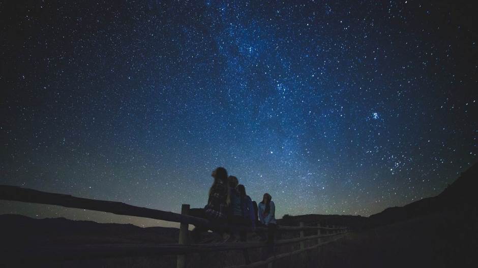 star-gazing-1149228_1920