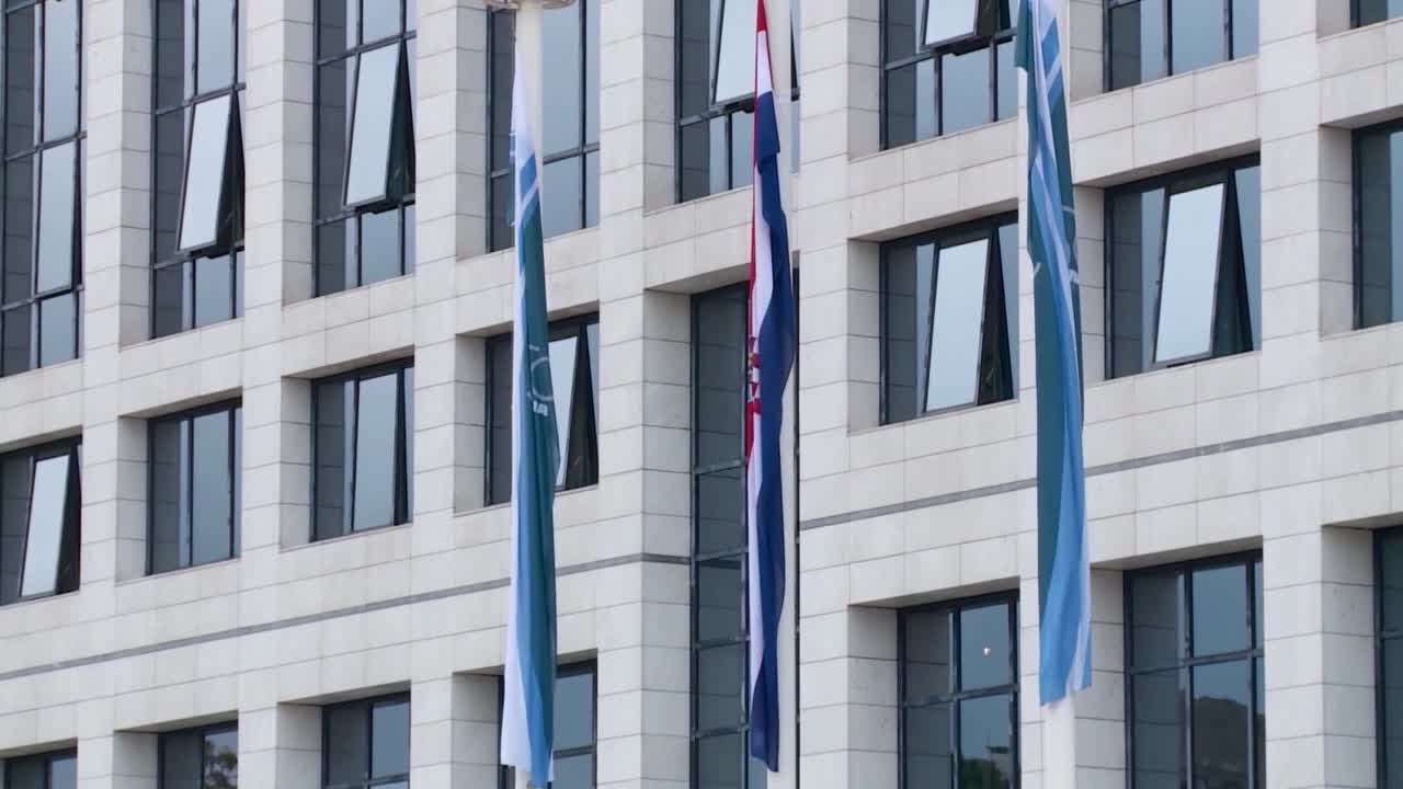 Što je s obećanjem o otkupu Ine?