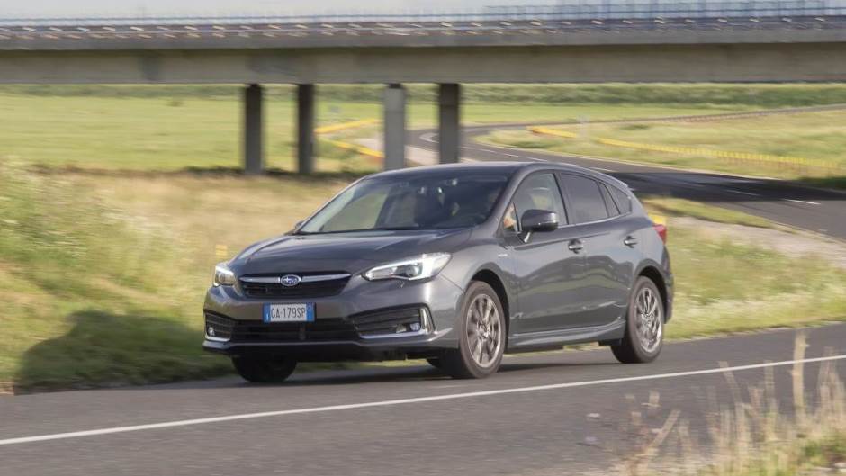 Subaru Impreza e-Boxer Premium