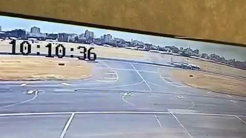 Sudar dva Antonova na pisti, jedan gotovo prepolovljen