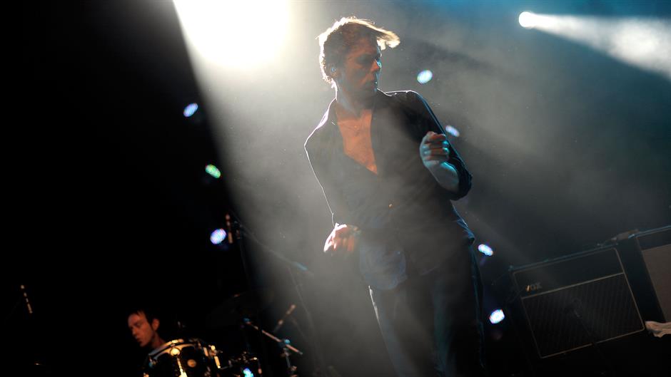 suede bret anderson Charley Gallay / Getty Images North America / AFP