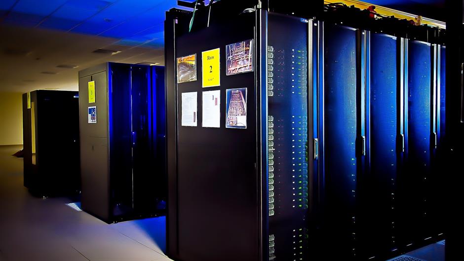 supercomputer-1782179_1920