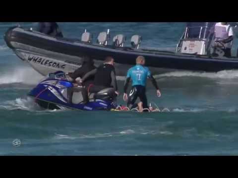 Surfer izbjegao napad dva morska psa