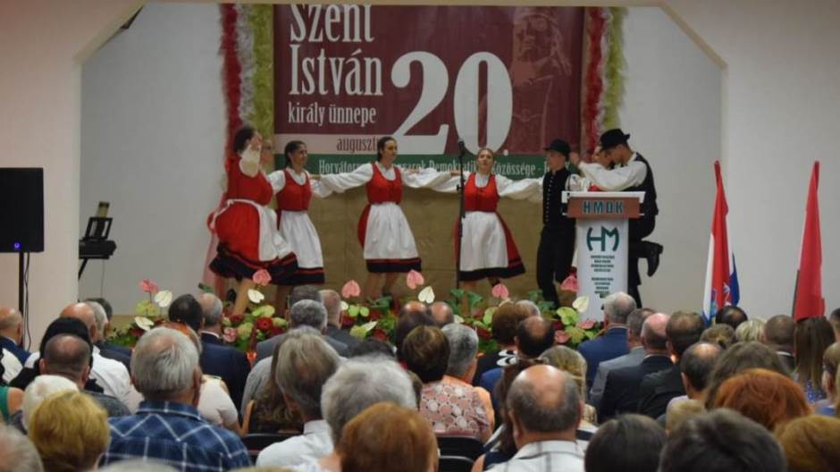 Svečano otvoren Dom kulture u Korođu 2