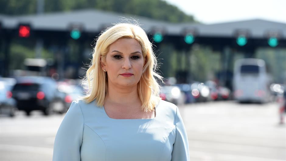 Tan2016-7-22_104033140_0