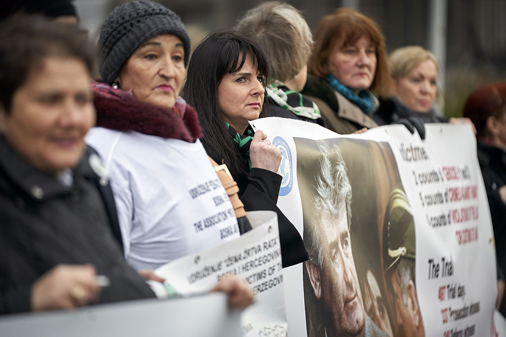 Tanjug/AP/Phil Nijhuis