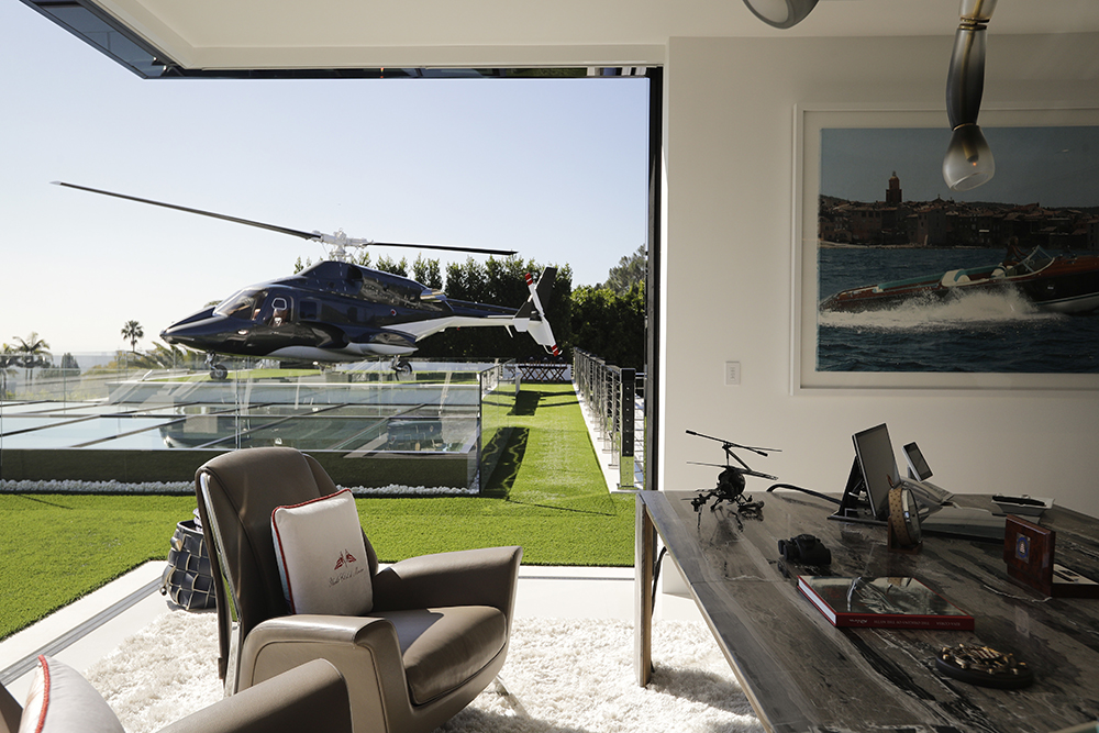 TANJUG/AP/Jae C. Hong