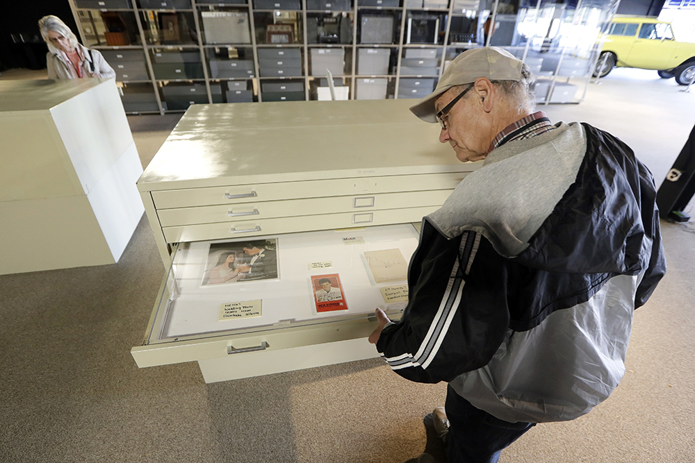 Tanjug/AP/Mark Humphrey