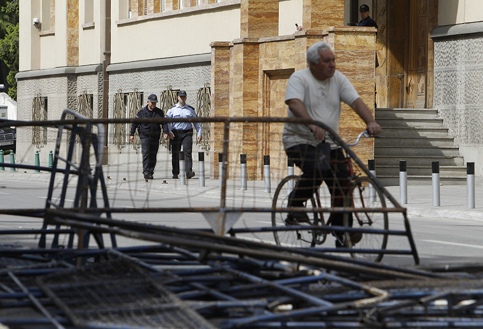 Tan2017-4-28_122657661_2