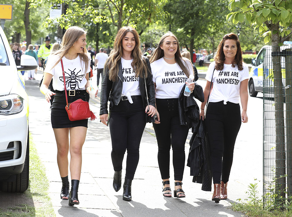 Tanjug/AP/Owen Humphreys