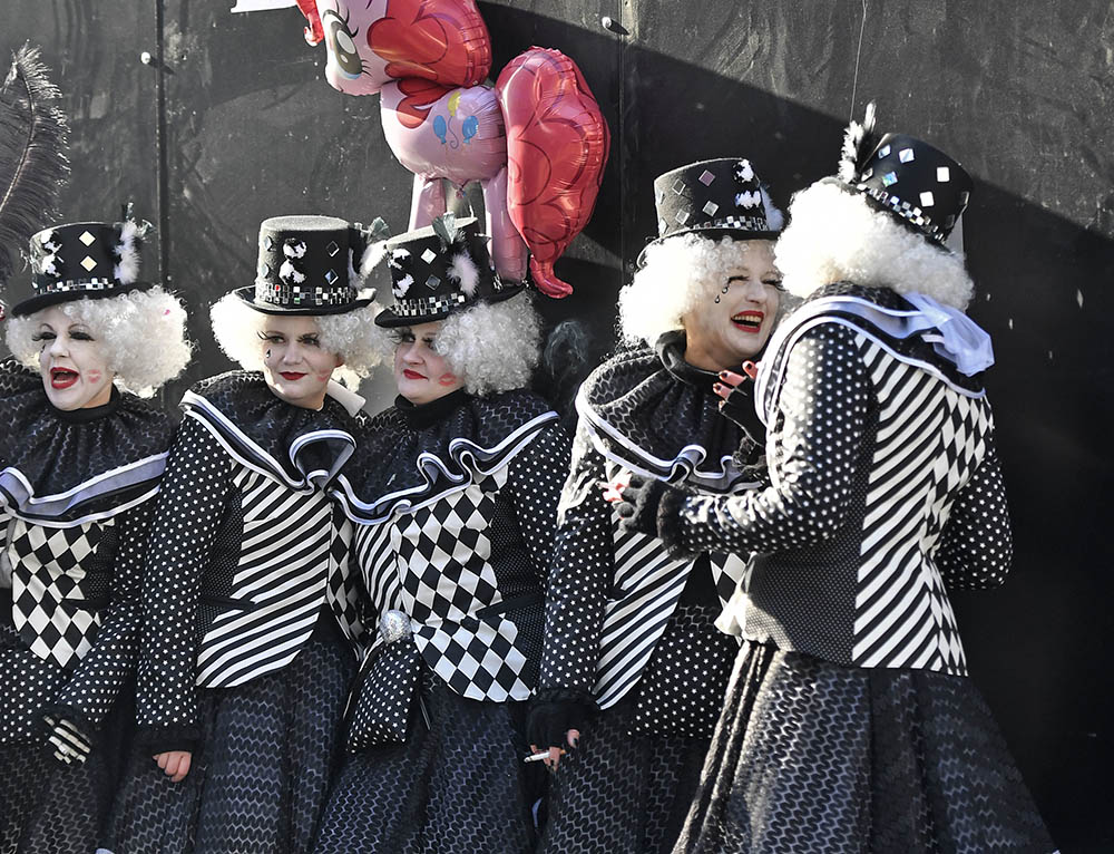 Tan2018-2-8_143312215_0