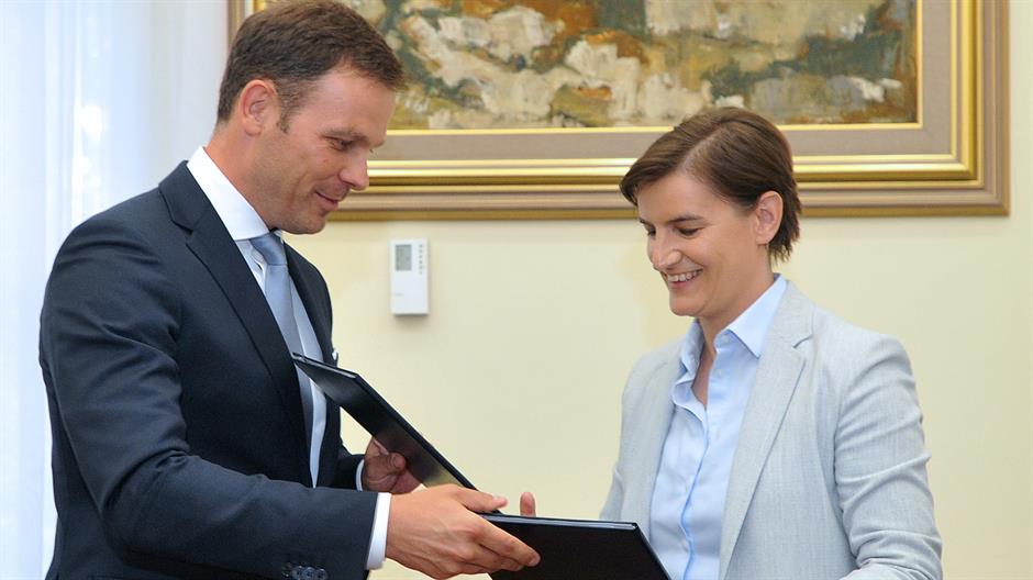 Tan2018-5-29_17242930_1