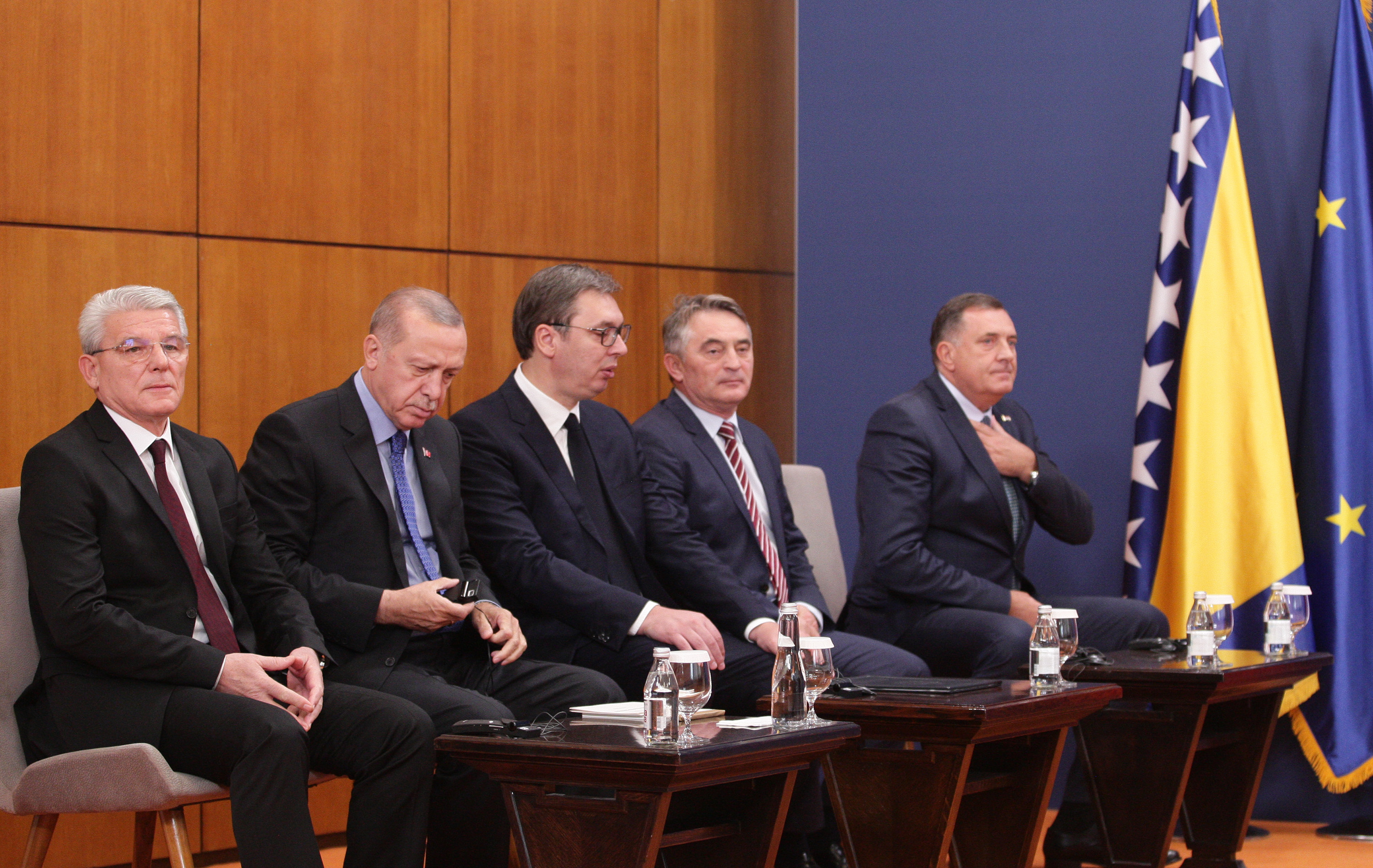 Tan2019-10-8_145859596_0