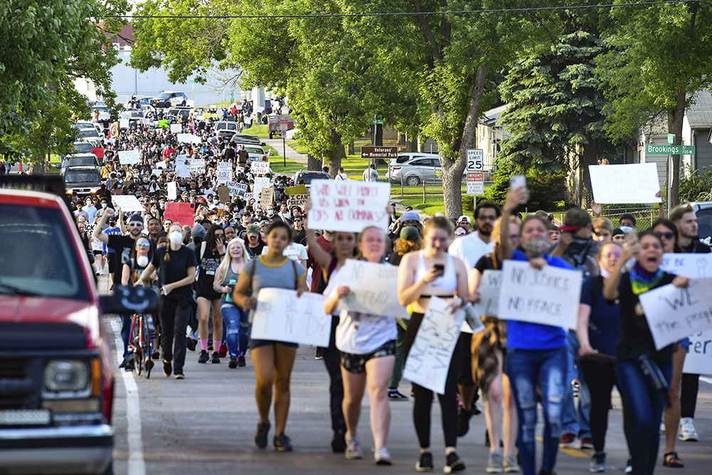 TANJUG/AP/Erin Bormett  Argus Leader