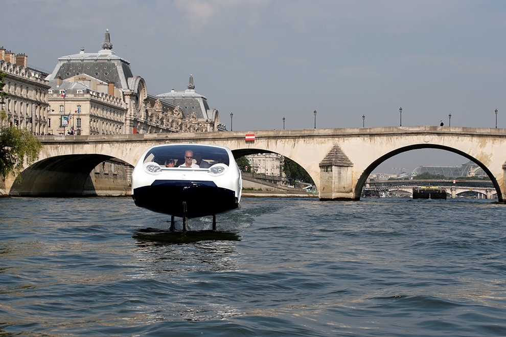 The Bubbles vodeni taksi foto REUTERS Philippe Wojazer (6)