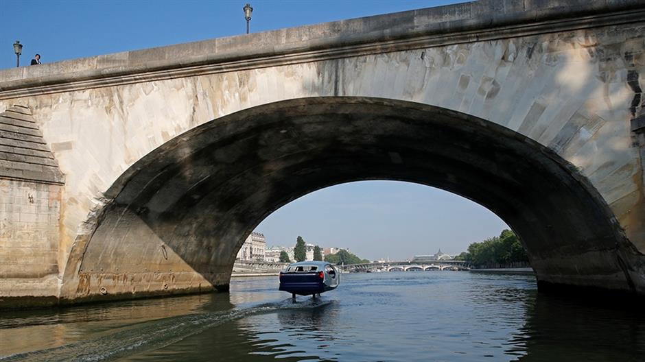 The Bubbles vodeni taksi foto REUTERS Philippe Wojazer (8)