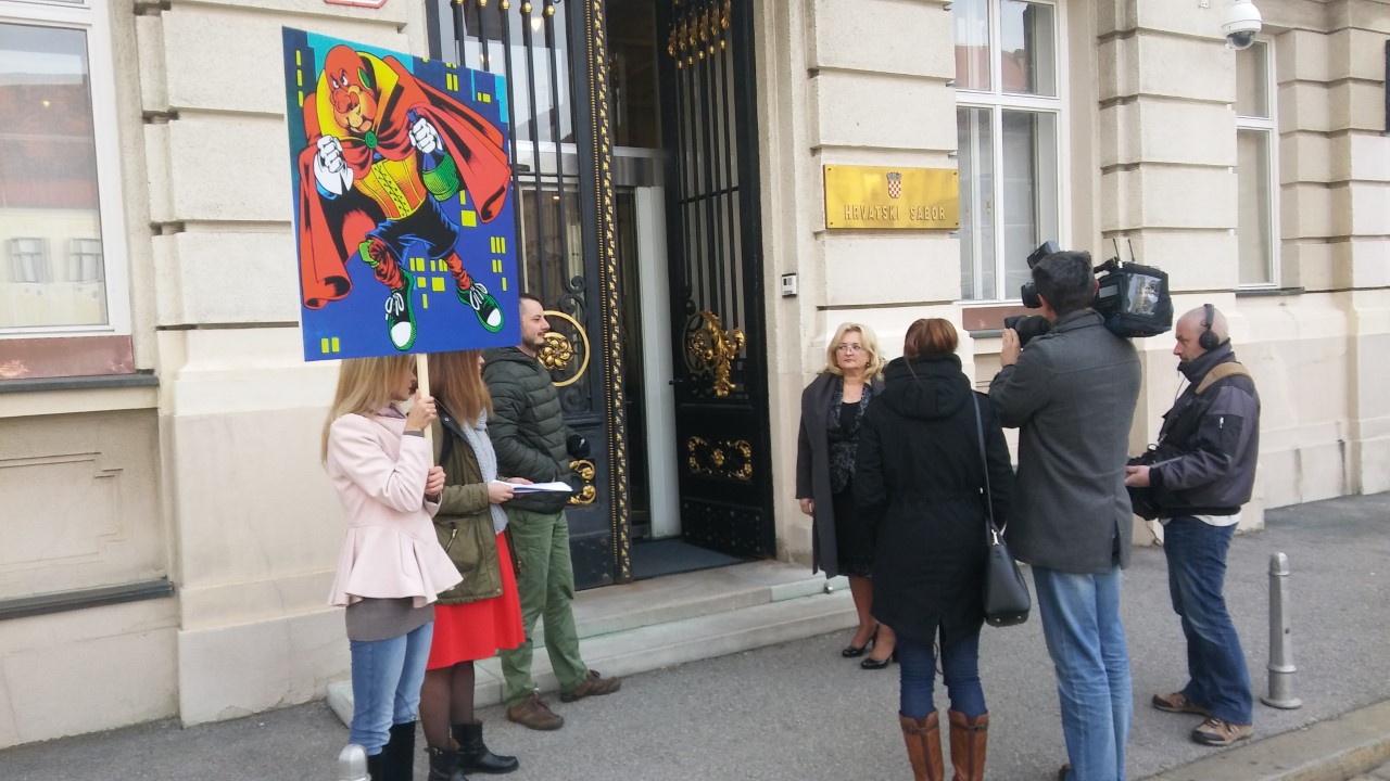 thumbnail_Superhik 20161202 (3)